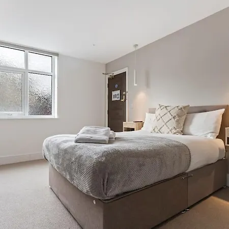 Coastal Abode #4 At Bowles By Yoko Apartment 4*